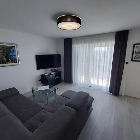 Modern Mirjana