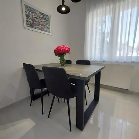 Modern Mirjana Apartamento *