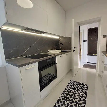 Modern Mirjana
