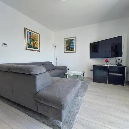 Modern Mirjana Apartamento *
