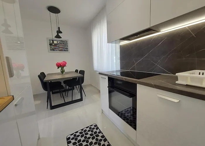 Modern Mirjana *